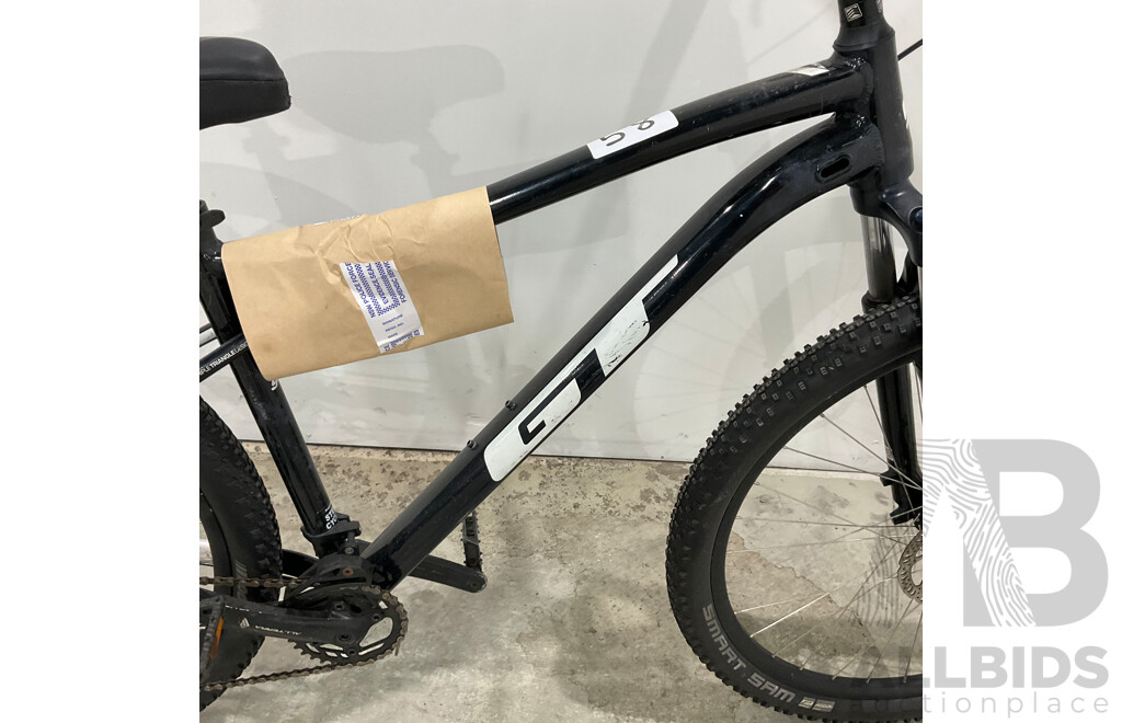 GT Avalanche Black Bike