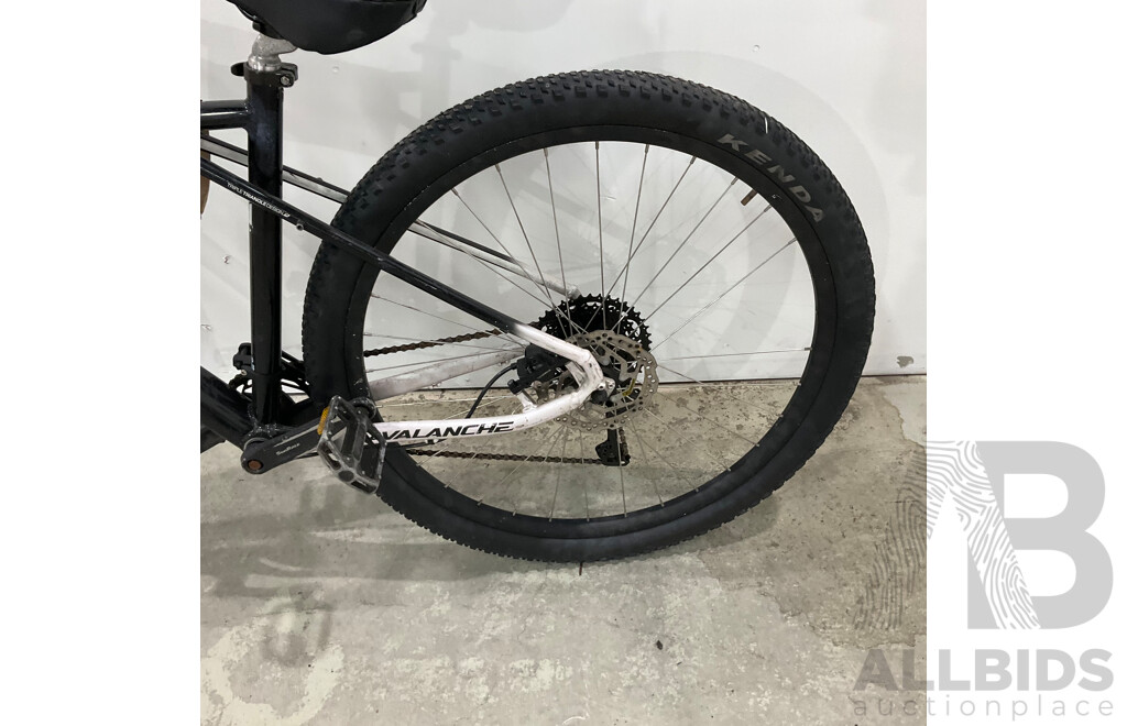GT Avalanche Black Bike