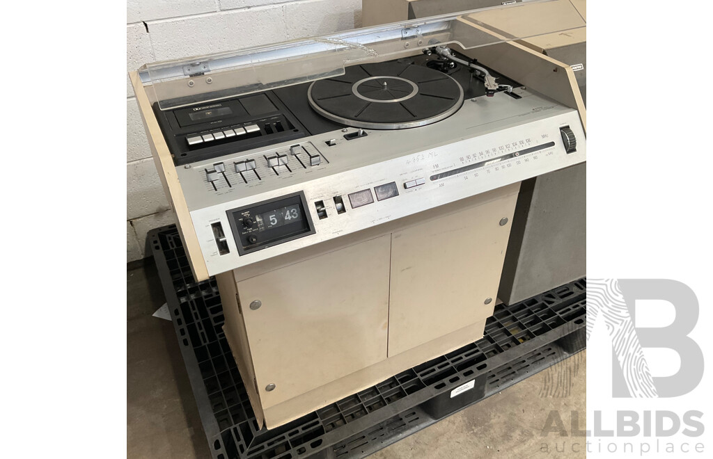 Vintage Sanyo DCW S17K S Quadraphonic Stereo System (2 Speakers)