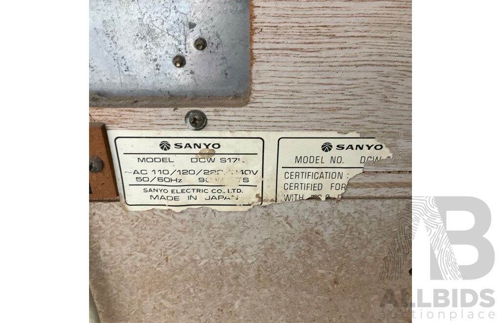 Vintage Sanyo DCW S17K S  Quadraphonic Stereo System (2 Speakers)