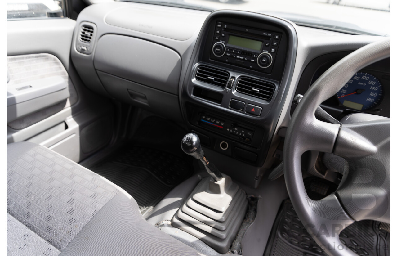 5/2013 Nissan Navara DX (4x2) D22 SERIES 5 C/Chas Polar White Turbo Diesel 2.5L