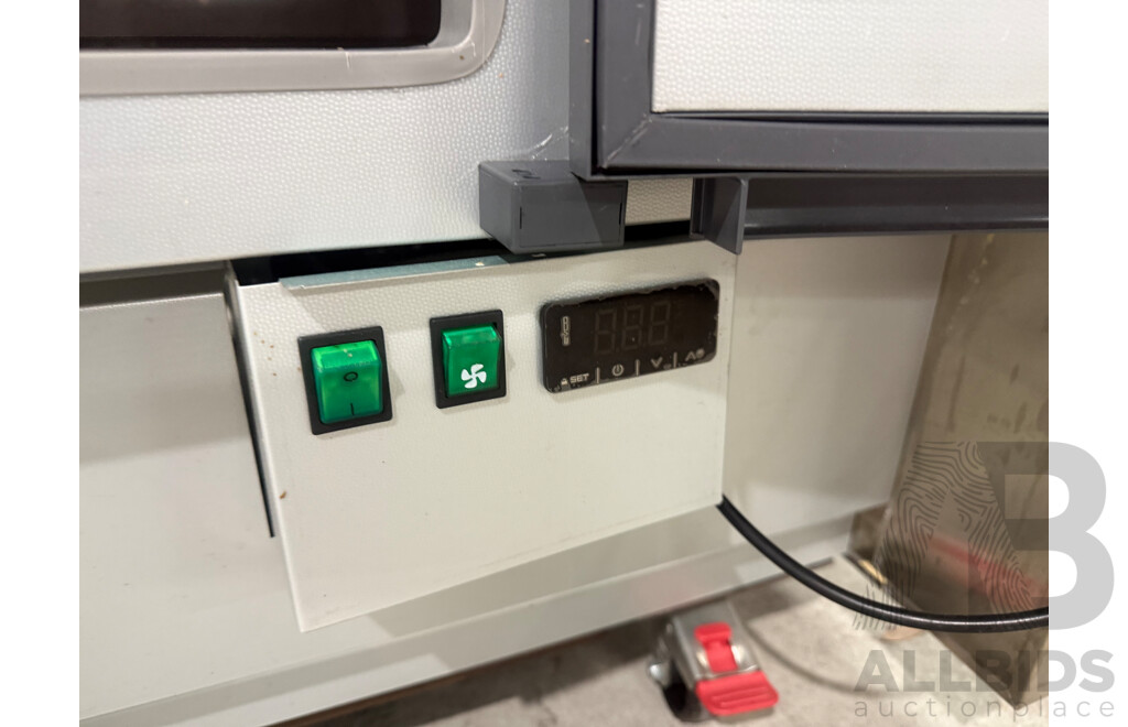 Criocabin Enixe 100 Standard Display Food Fridge  (L=187.5cm)