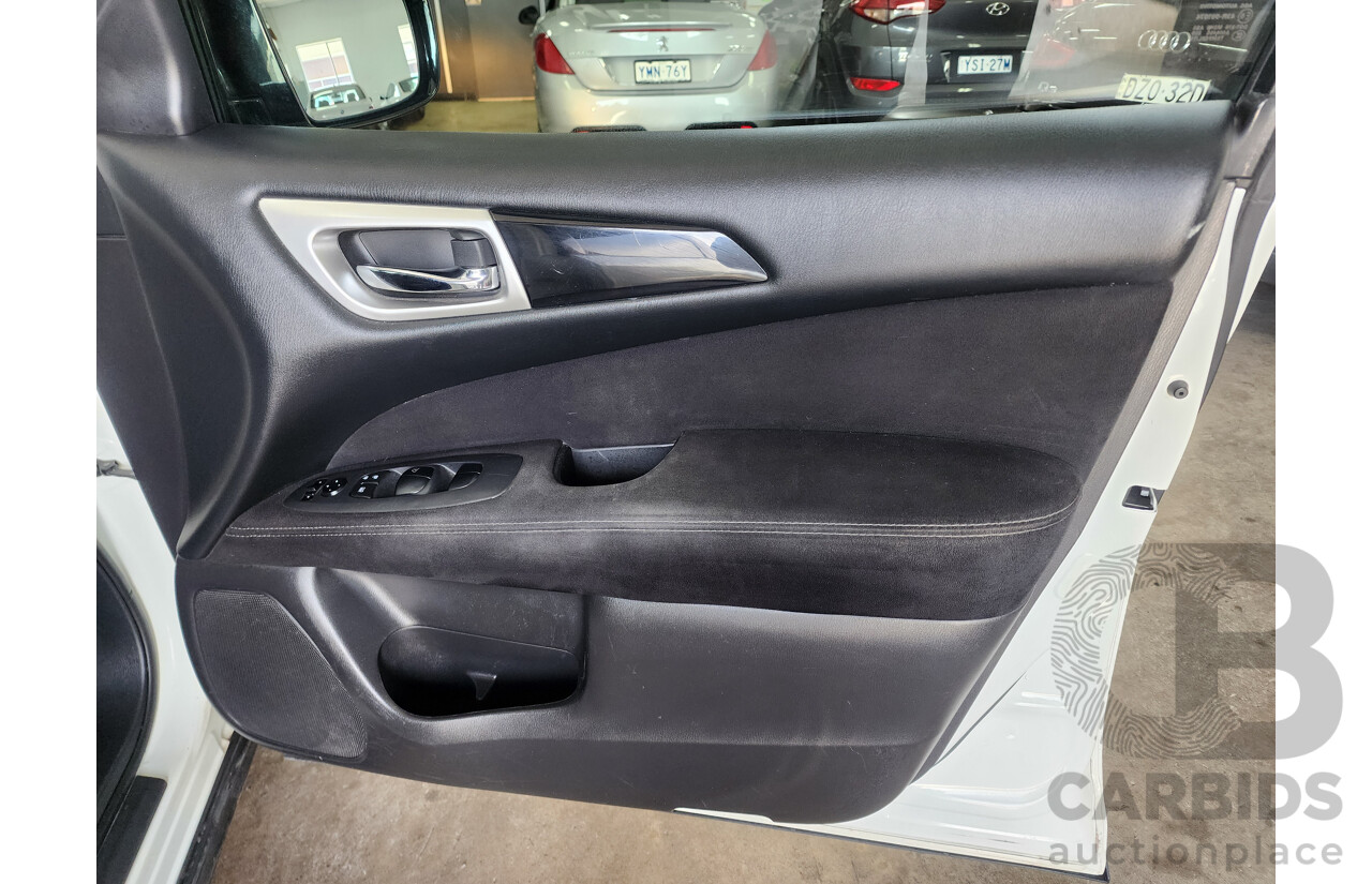 6/2014 Nissan Pathfinder ST (4x2) R52 4d Wagon White 3.5L