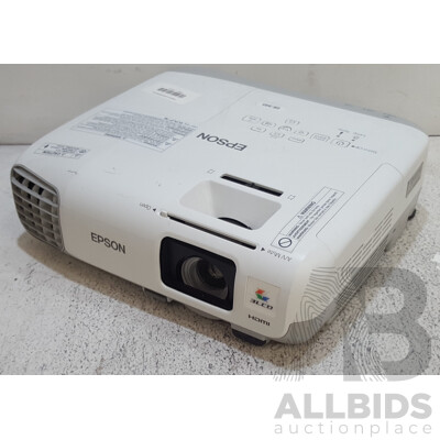 Epson (EB-945) XGA 3LCD Projector