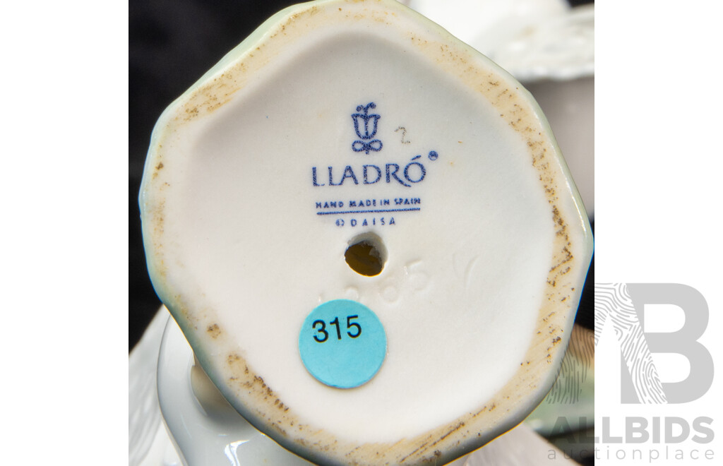 Pair of Porcelain Honking Geese by Lladro