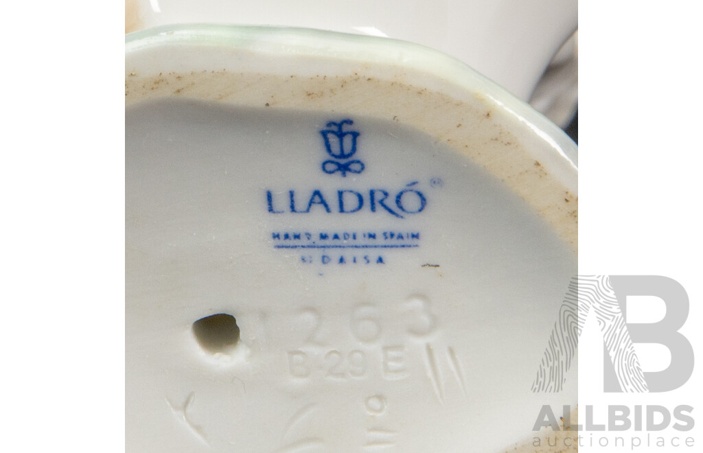 Pair of Porcelain Honking Geese by Lladro