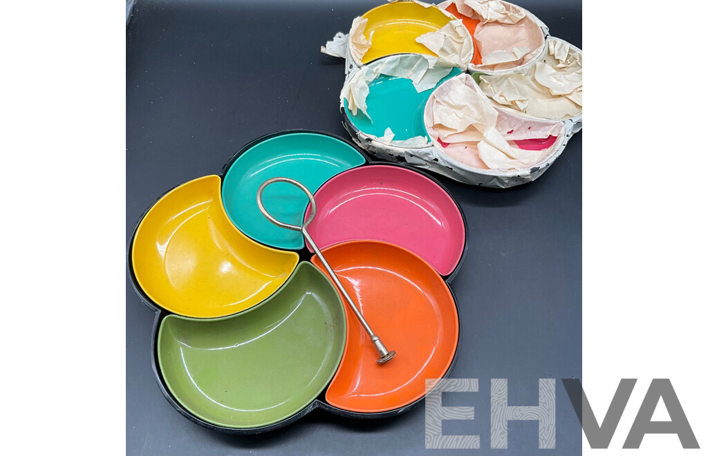 Vintage Pop-Art Snack Tray - Lot of 2