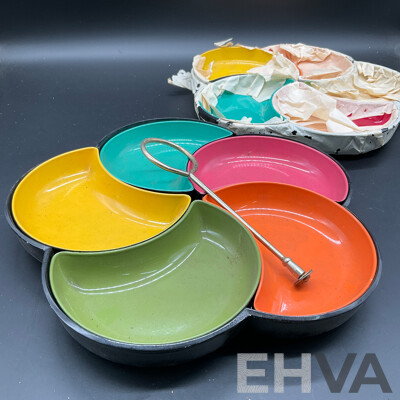 Vintage Pop-Art Snack Tray - Lot of 2