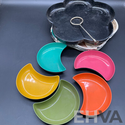 Vintage Pop-Art Snack Tray - Lot of 2
