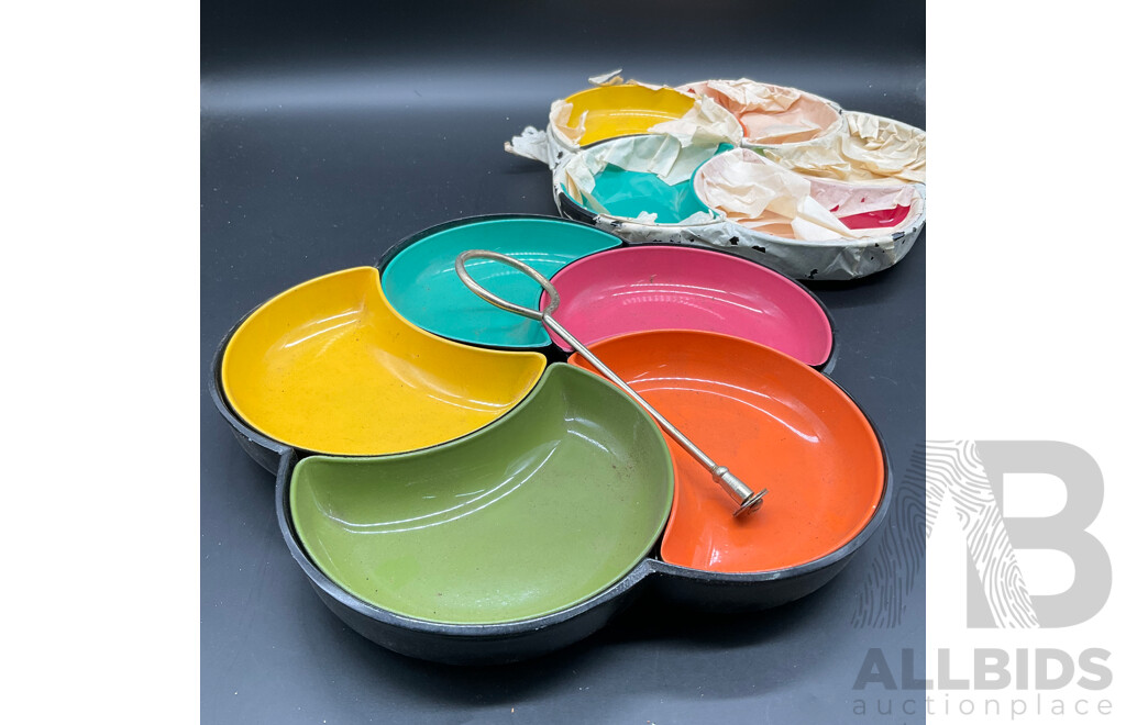Vintage Pop-Art Snack Tray - Lot of 2