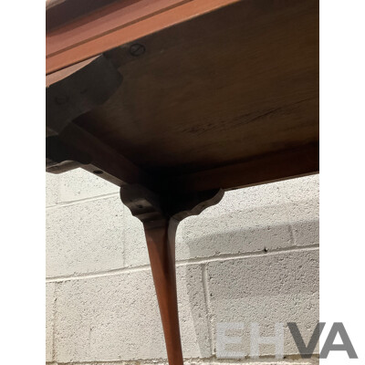 Queen Anne Style Mahogany Coffee or Side Table with Glass Top