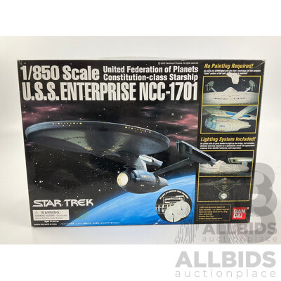 Bandai Star Trek U.S.S Enterprise NCC-1701 - 1/850 Scale