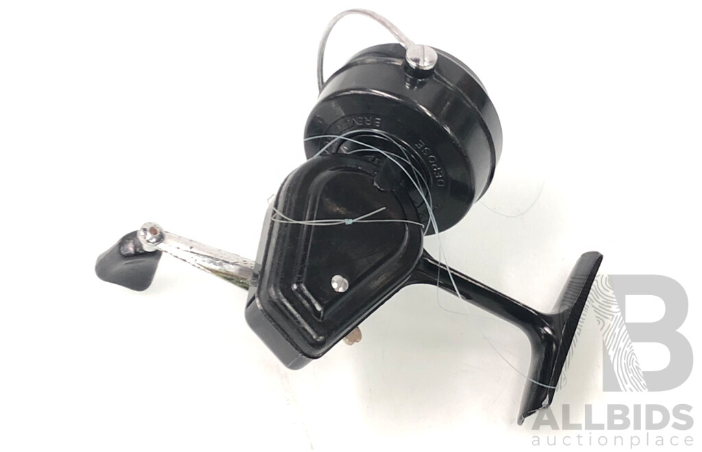 Vintage Garcia Mitchell 321 Spinning Fishing Reel - Circa 1969
