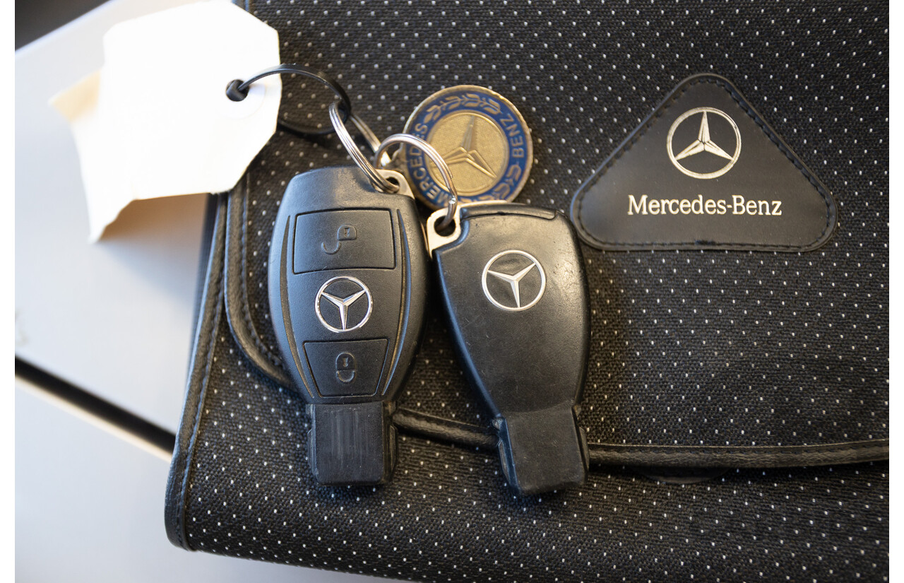 6/2002 Mercedes Benz E240 Classic W210 4d Wagon Travertine Beige Metallic V6 2.4L - 7 Seater