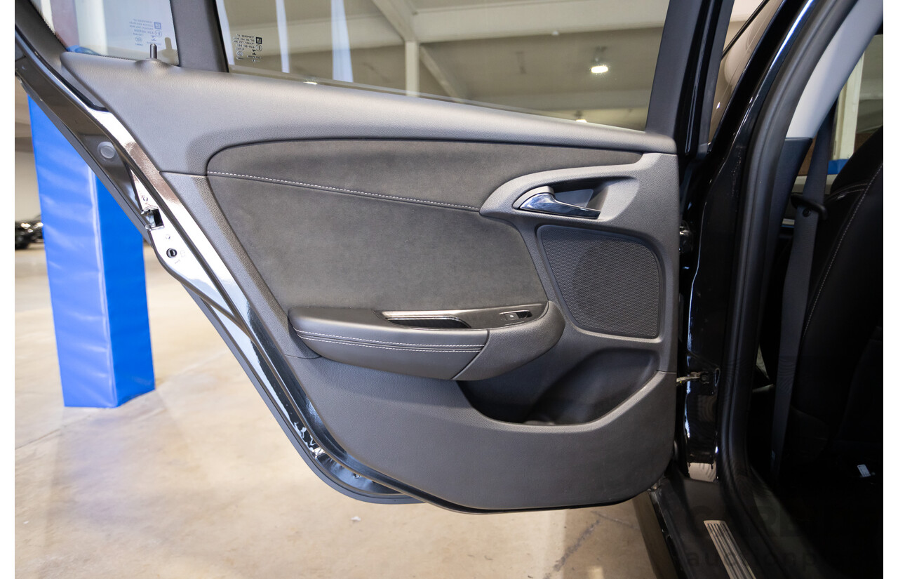 5/2016 Holden VF Commodore SS-V Redline Series 2 4d Sedan Phantom Black V8 6.2L