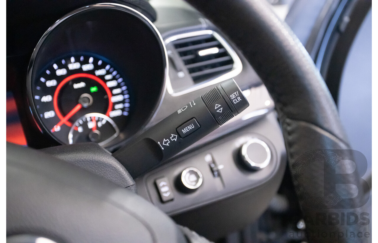 5/2016 Holden VF Commodore SS-V Redline Series 2 4d Sedan Phantom Black V8 6.2L