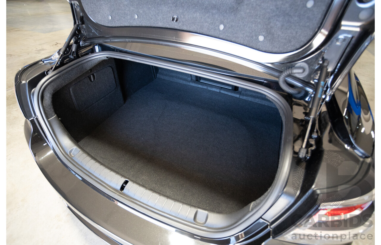 5/2016 Holden VF Commodore SS-V Redline Series 2 4d Sedan Phantom Black V8 6.2L