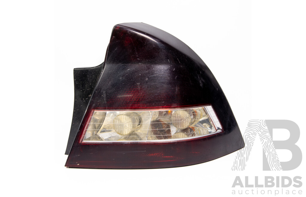 Holden Commodore VY Berlina & Calais & VZ Executive Tail-lights - Nightshaded