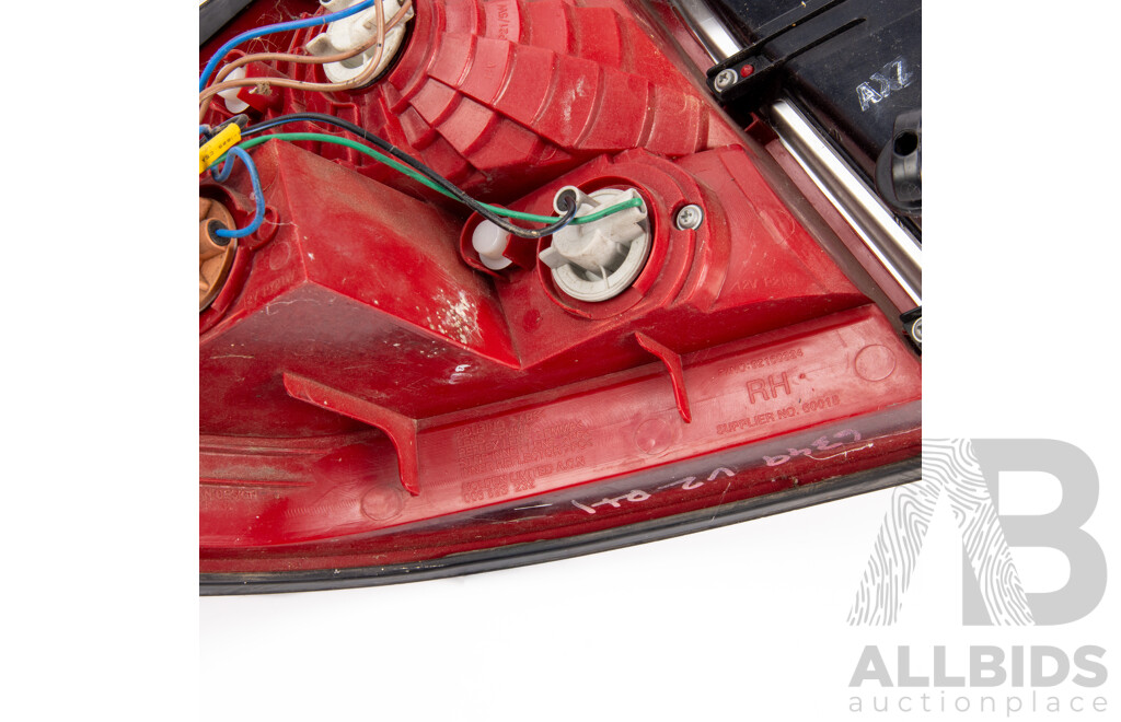 Holden Commodore VY Berlina & Calais & VZ Executive Tail-lights - Nightshaded