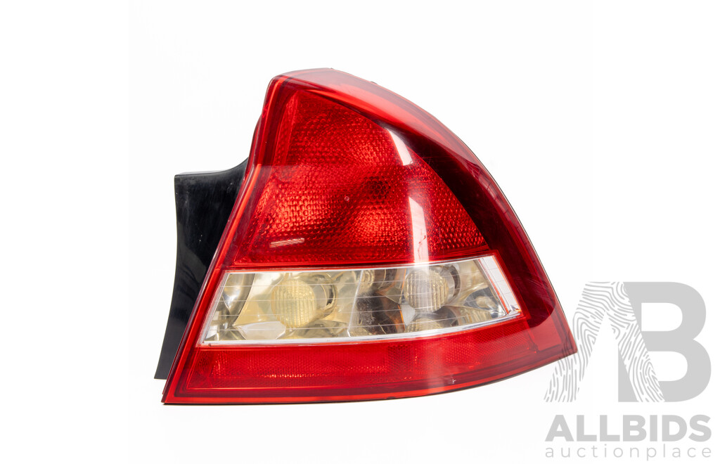 Holden Commodore VY Berlina & Calais & VZ Executive Tail Lights