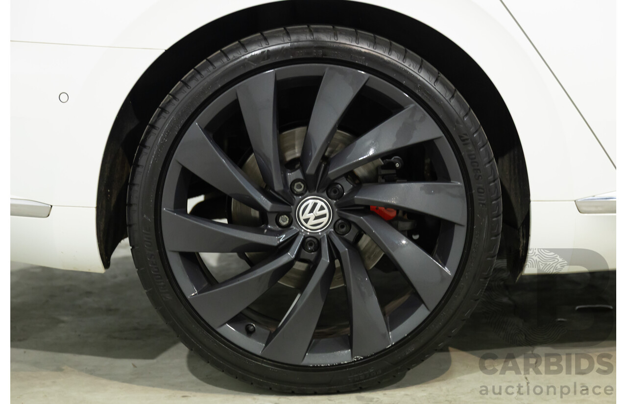 09/2018 Volkswagen Arteon 206TSI R-Line (AWD) MY19 5d Liftback Pure White Turbo 2.0L