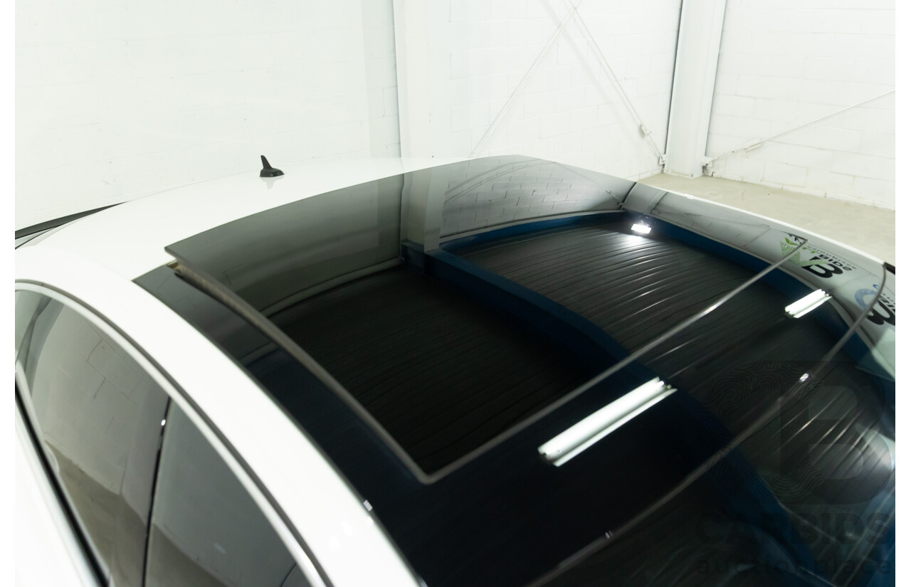 09/2018 Volkswagen Arteon 206TSI R-Line (AWD) MY19 5d Liftback Pure White Turbo 2.0L