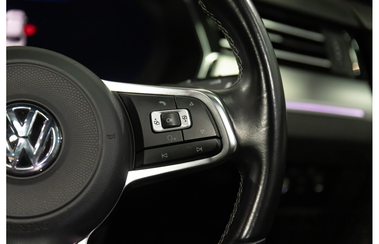 09/2018 Volkswagen Arteon 206TSI R-Line (AWD) MY19 5d Liftback Pure White Turbo 2.0L