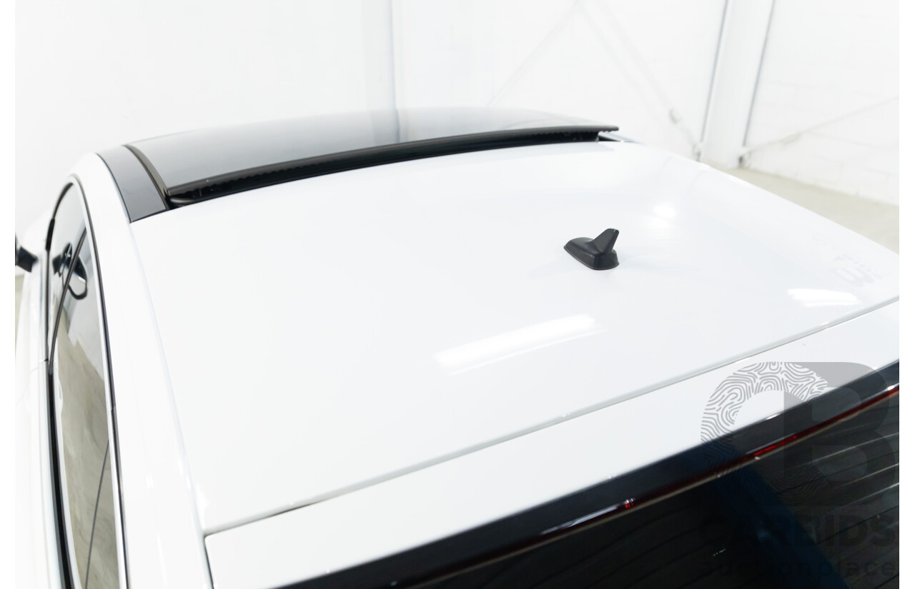 09/2018 Volkswagen Arteon 206TSI R-Line (AWD) MY19 5d Liftback Pure White Turbo 2.0L