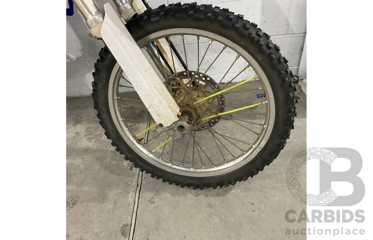 2001 Yamaha YZ250F Bike