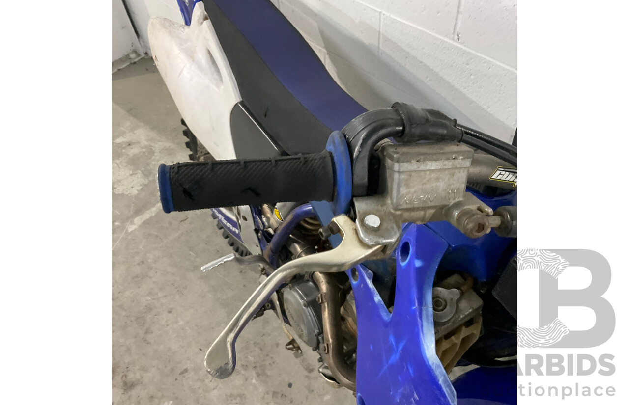 2001 Yamaha YZ250F Bike