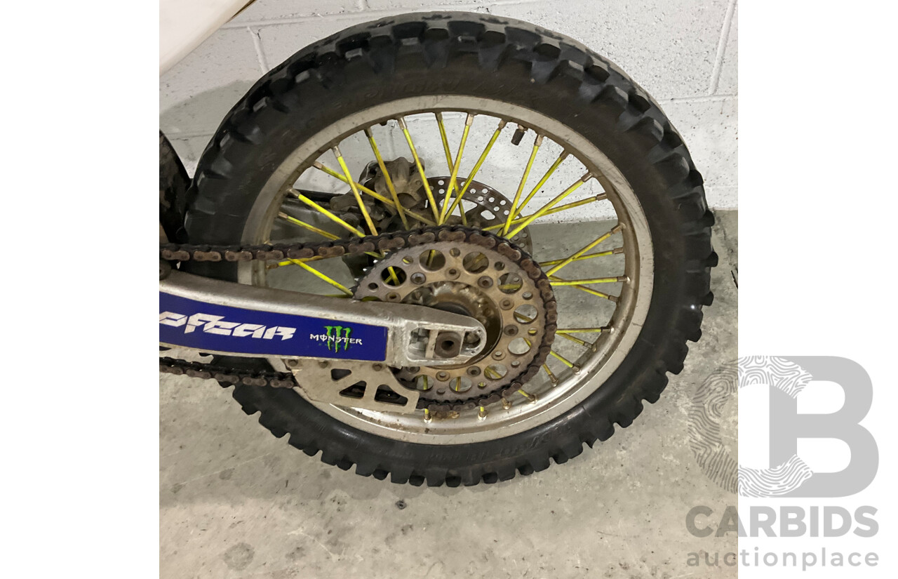 2001 Yamaha YZ250F Bike