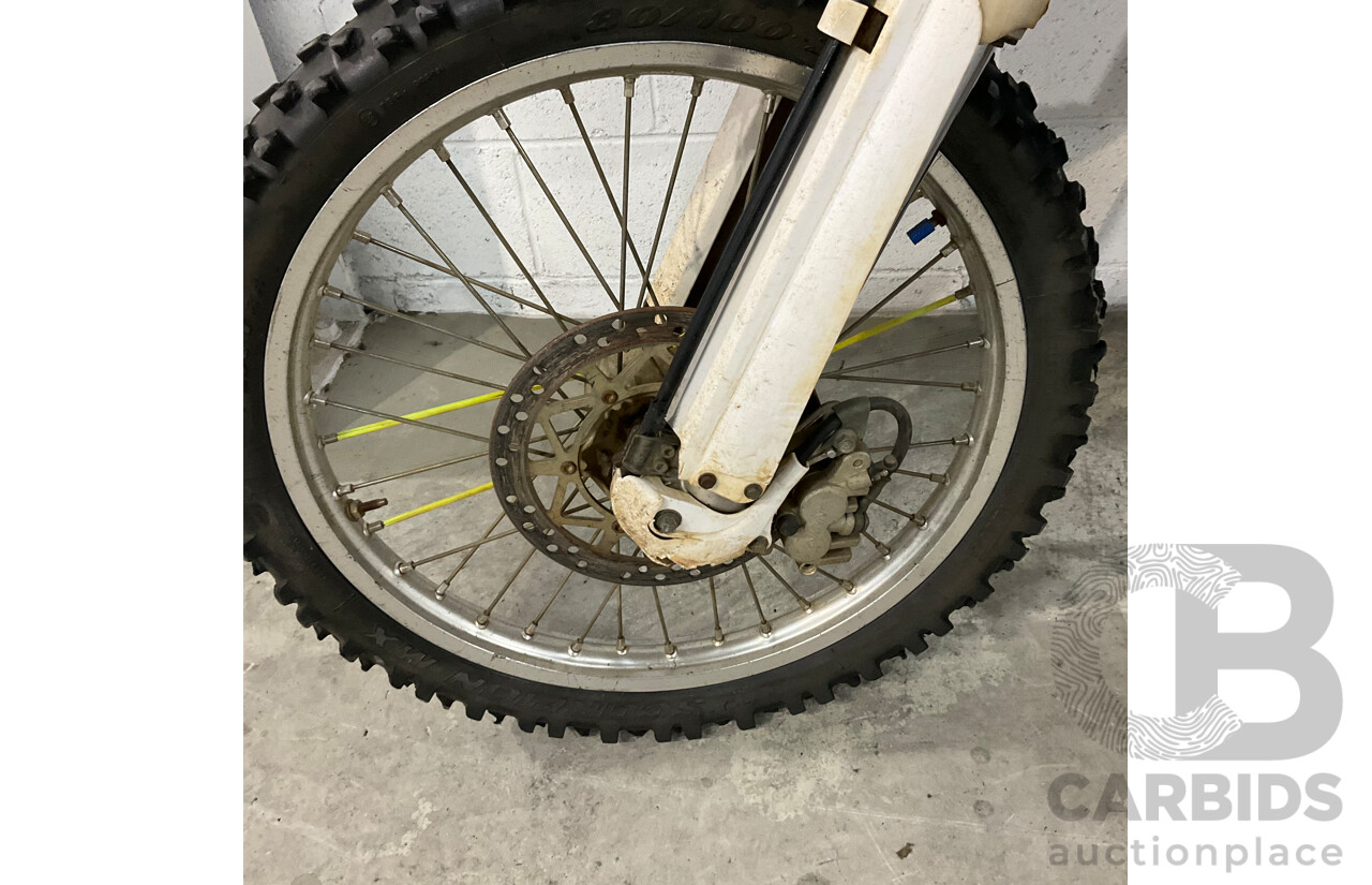 2001 Yamaha YZ250F Bike