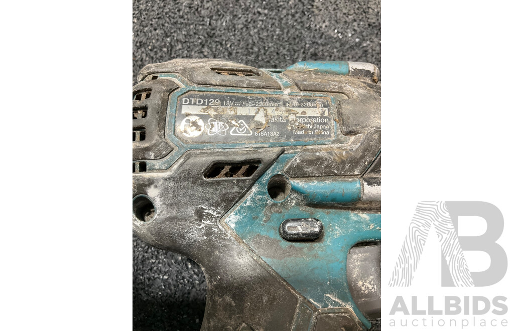 Assorted MAKITA 18V Tools and Batteries - Lot of 8