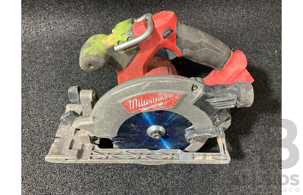 MILWAUKEE FUEL 18V Circular Saw (M18 CCS55)