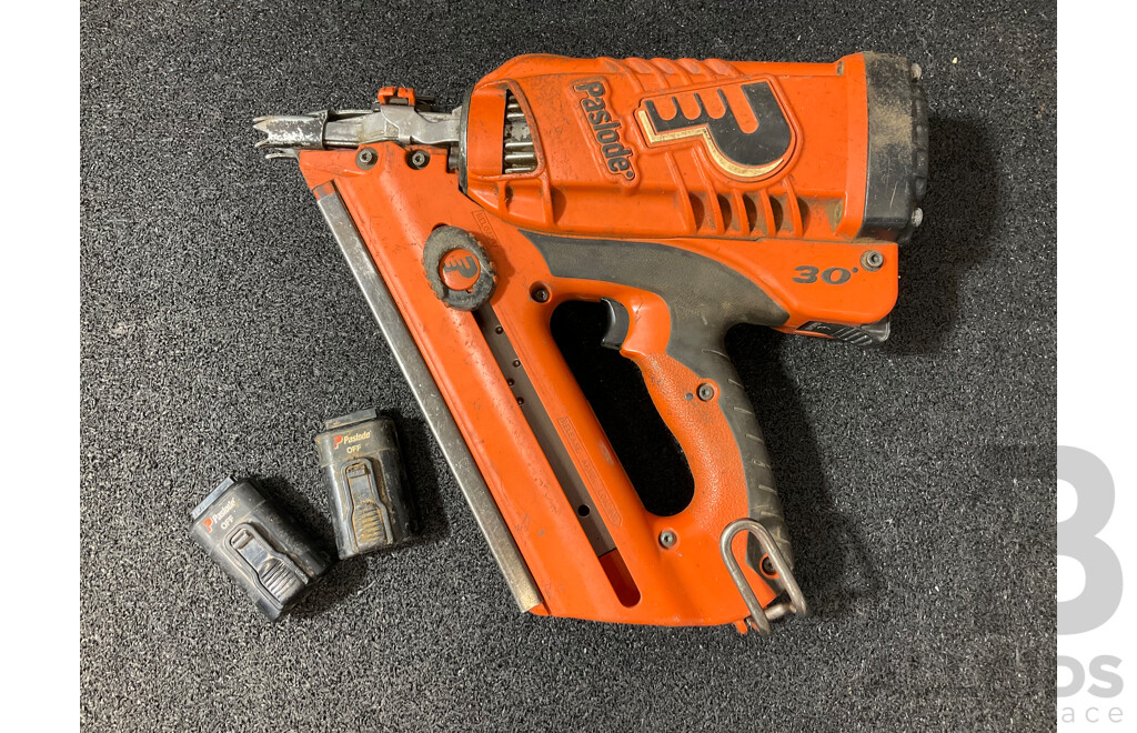 PASLODE Impulse Framemaster Framing Nailer with Two Bateries, Carry Case and Nails