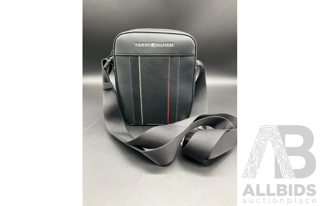 Mixed Texture Reporter Bag Branded TOMMY HILFIGER