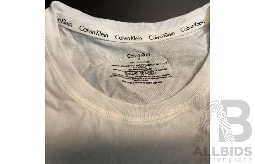Calvin Klein Men's Apparel - Size S /M - Lot of 4