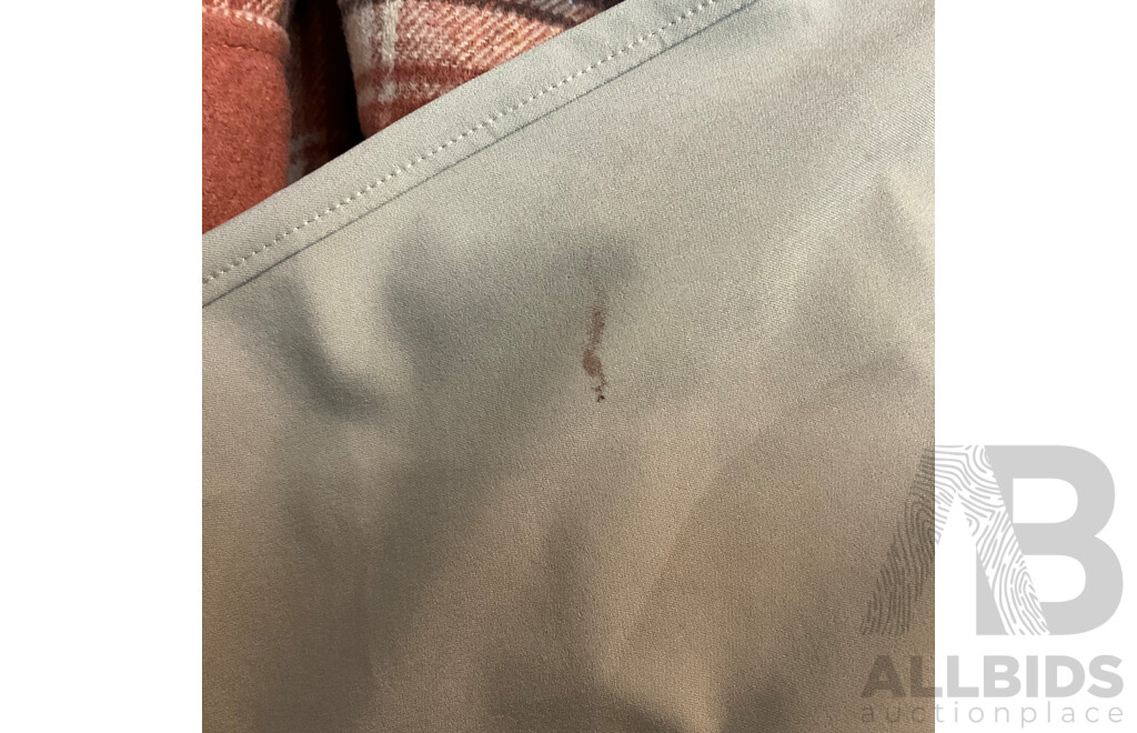 Under Armour Tapered Pants Size M & Six of St Goliath Kids Barrel Shacket - Lot of 7