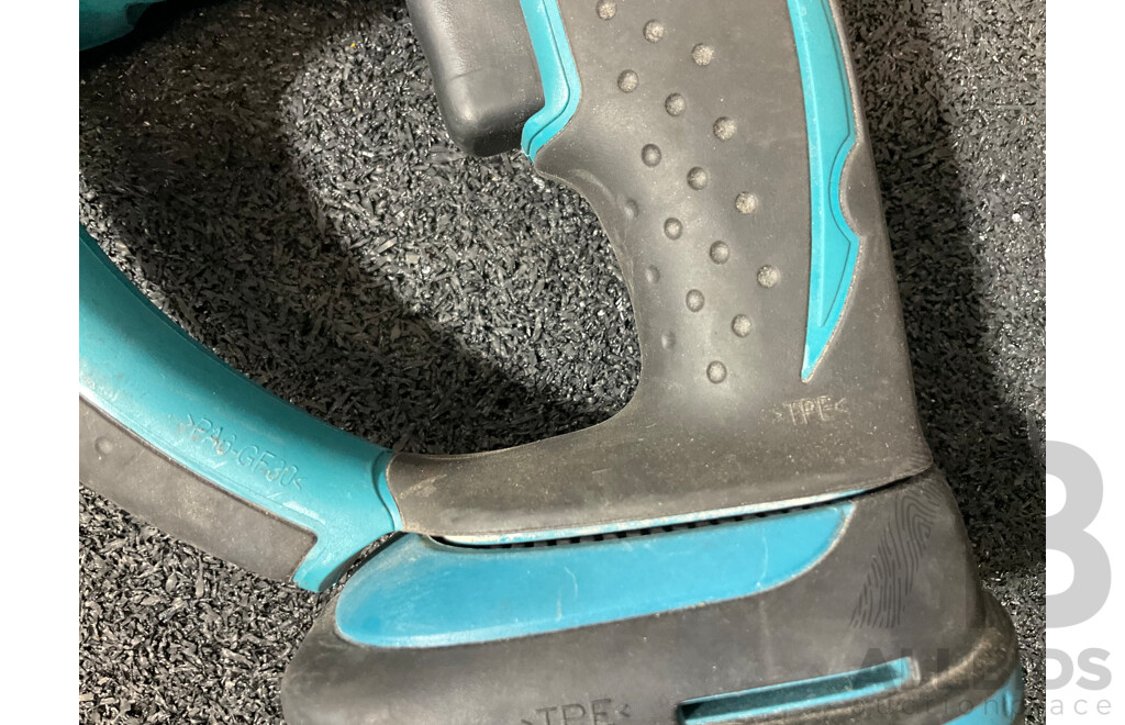 MAKITA 18V LXT Rotary Hammer Drill (DHR202) with 6.0Ah Battery - Lot of 2