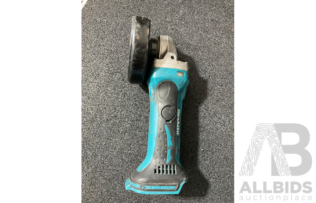 MAKITA 18V LXT Angle Grinder (DGA452) and Assorted Torches and Head Lamps - Lot of 9