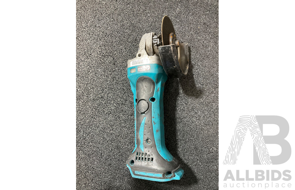 MAKITA 18V LXT Angle Grinder (DGA452) and Assorted Torches and Head Lamps - Lot of 9