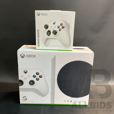 XBOX Series S 512GBSSD Console and Robot White Controller
