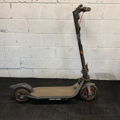 Ninebot Kickscooter Max F65I