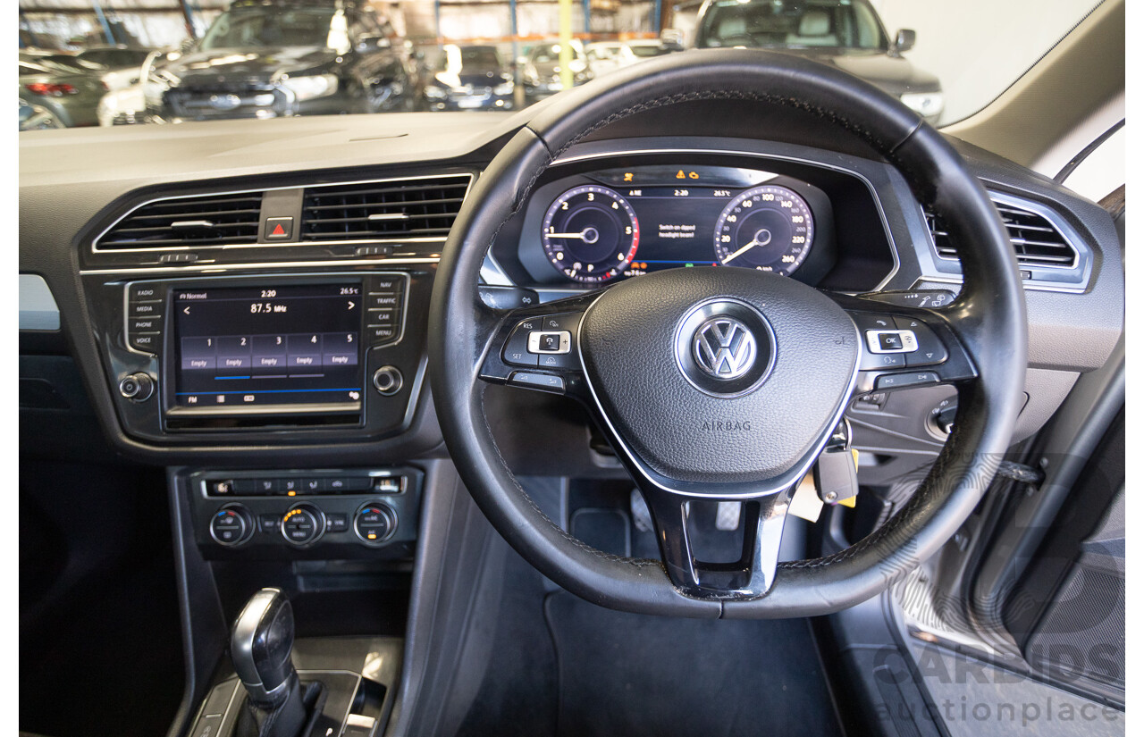 01/2017 Volkswagen Tiguan 110 TDI Comfortline (AWD) 5NA 4D Wagon Tungsten Silver Metallic Turbo Diesel 2.0L