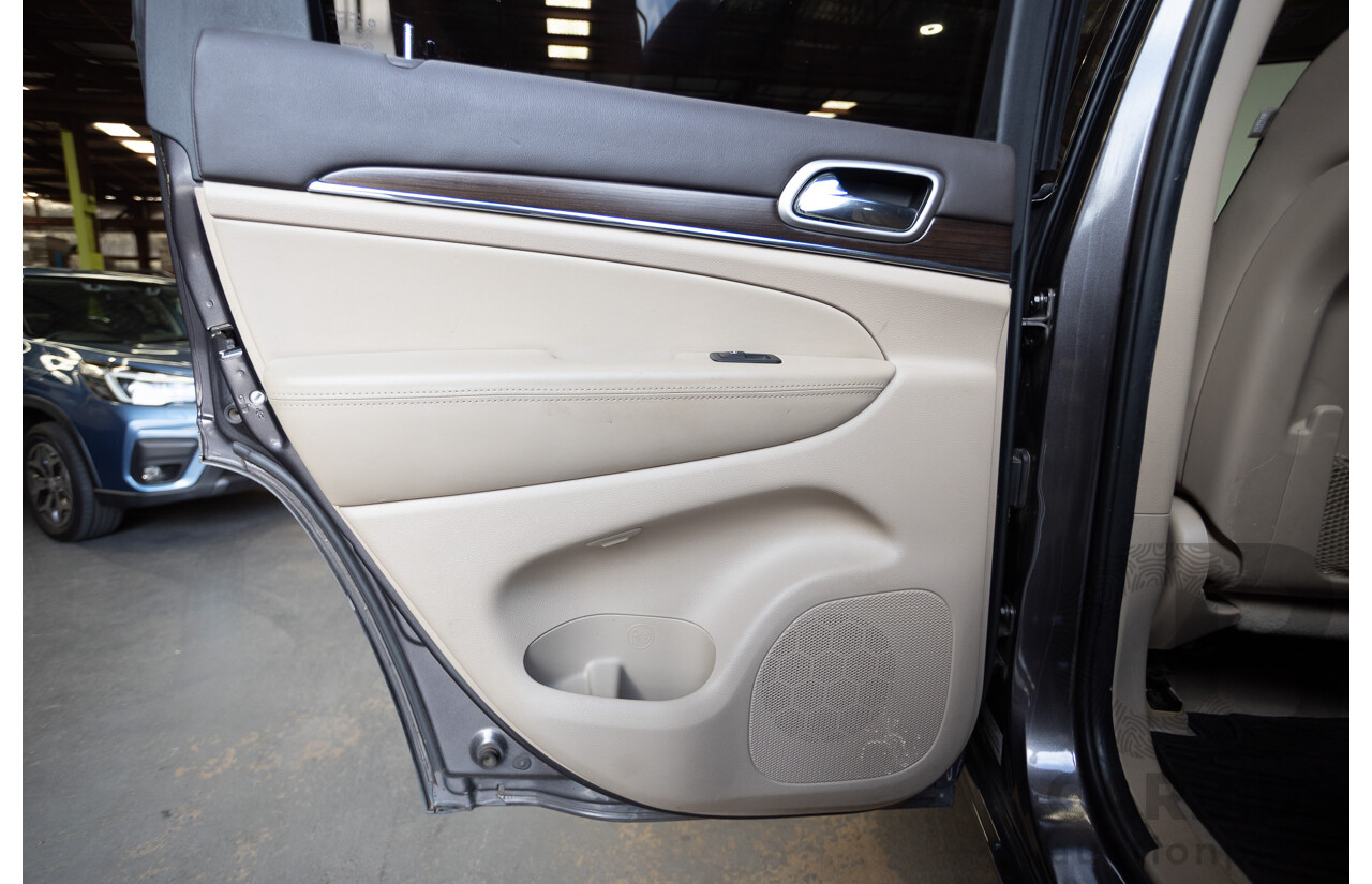 11/2014 Jeep Grand Cherokee Overland (4x4) WK MY15 4D Wagon Silver Turbo Diesel 3.0L