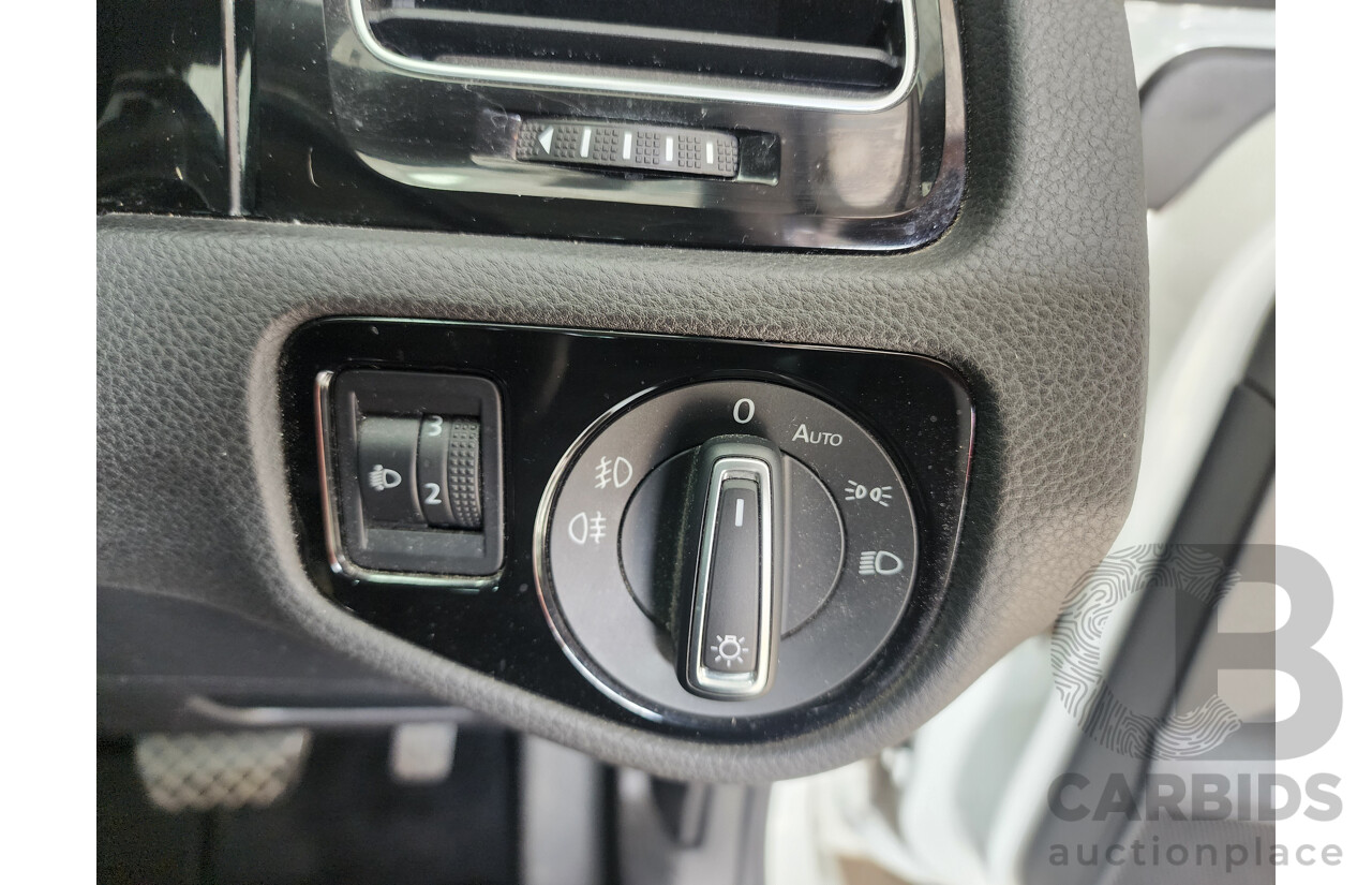 10/2014 Volkswagen Golf 103 TSI Highline AU MY14 5d Hatchback White 1.4L