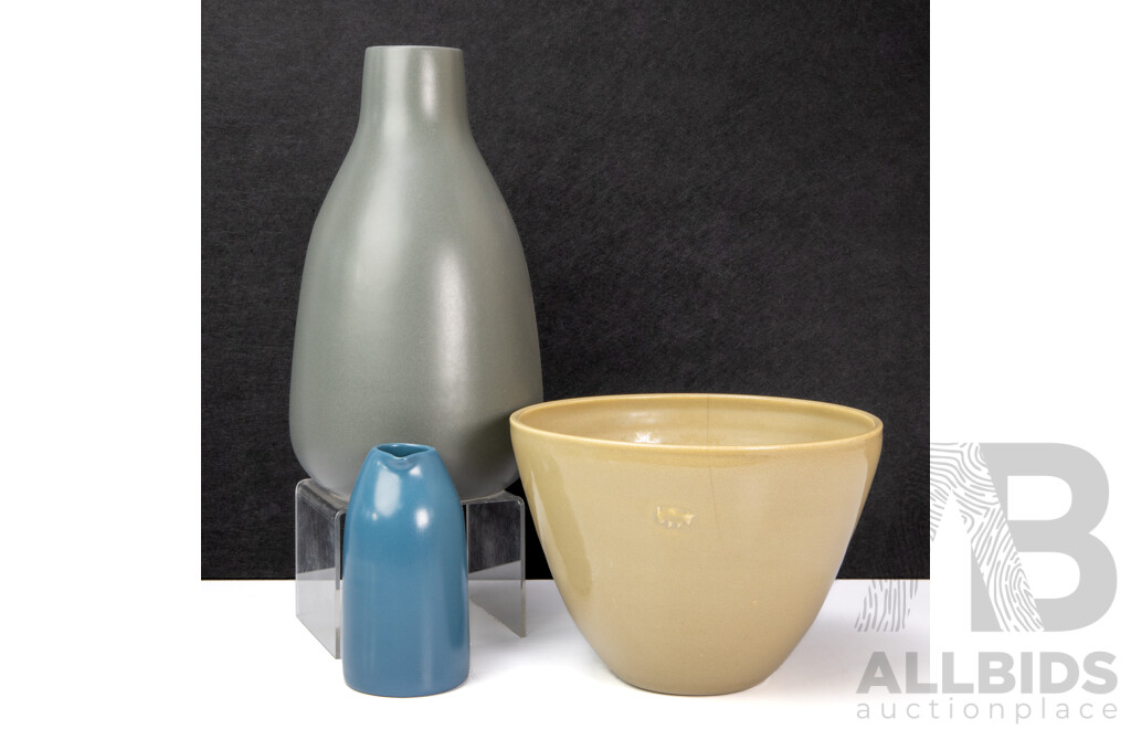 Good Collection Three Pieces of Bison Ceramics