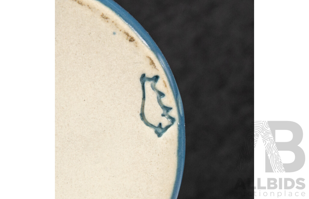 Good Collection Three Pieces of Bison Ceramics