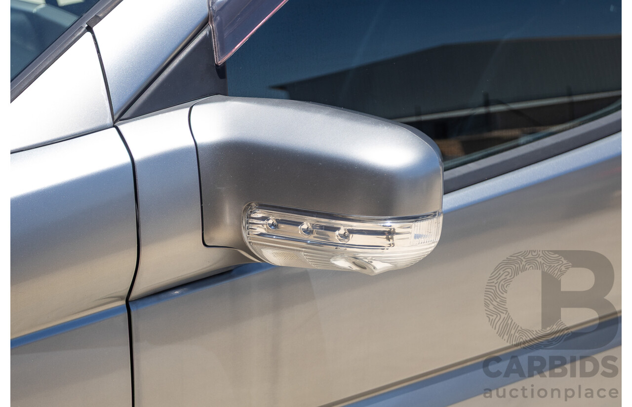 11/2004 Nissan Elgrand E51 Highway Star 4D Wagon Grey 3.5L - 4/2022 Import