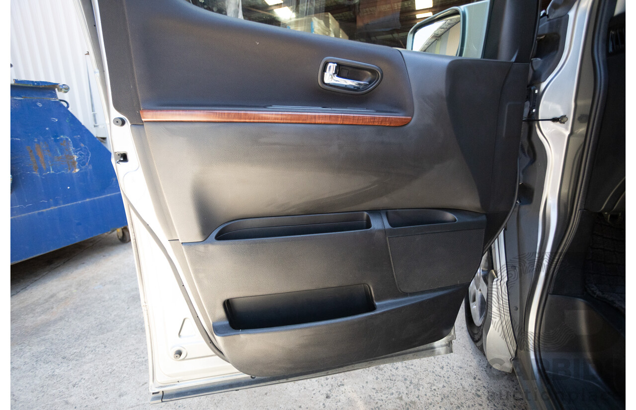 11/2004 Nissan Elgrand E51 Highway Star 4D Wagon Grey 3.5L - 4/2022 Import